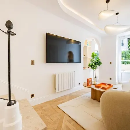 Appartamento Townhouse Sacrée Cœur Place Du Tertre Montmartre Parigi