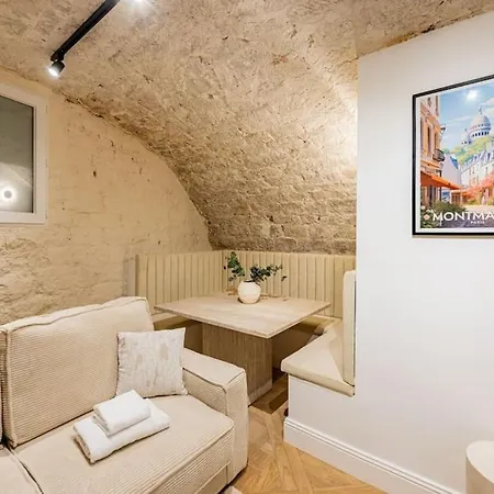 Townhouse Sacrée Cœur Place Du Tertre Montmartre Appartamento