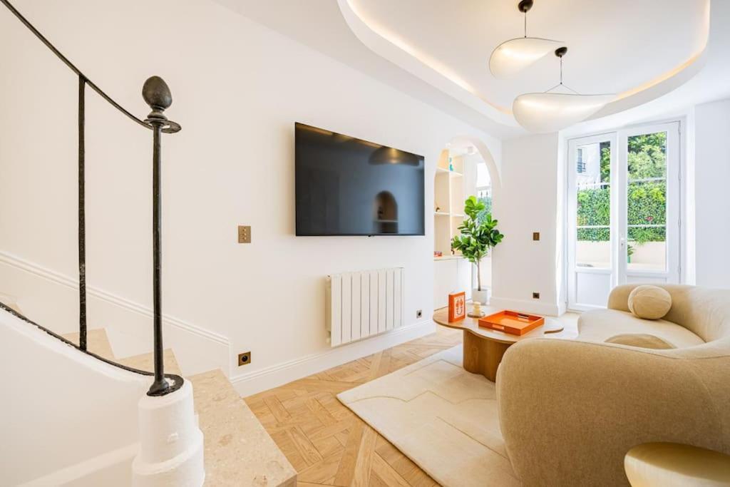 Apartment Townhouse Sacree Coeur Place Du Tertre Montmartre Paris