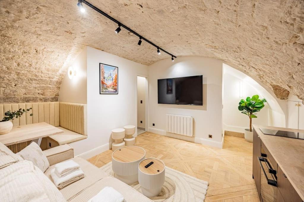 Townhouse Sacree Coeur Place Du Tertre Montmartre * Paris