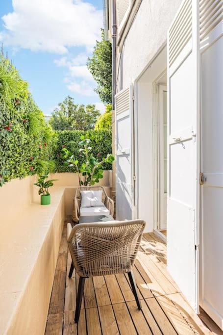 Townhouse Sacree Coeur Place Du Tertre Montmartre Paris